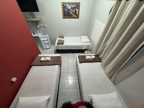 Comfort Triple Room, 3 Twin Beds | Hypo-allergenic bedding, desk, free WiFi
