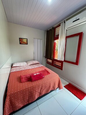 Comfort Double Room | Hypo-allergenic bedding, desk, free WiFi - Porto Plaza Pousada (Barcarena)