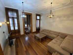 Residence 11 (1+1) | Opholdsområde | 32-tommers LCD-tv med satellitkanaler, tv