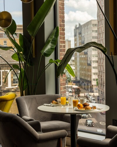 The Gate London City