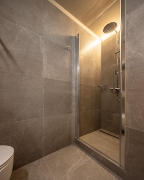 Shower kamar mandi