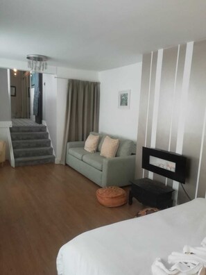 Executive suite, en-suite badkamer, uitzicht op binnenplaats