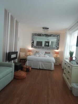 Executive suite, en-suite badkamer, uitzicht op binnenplaats