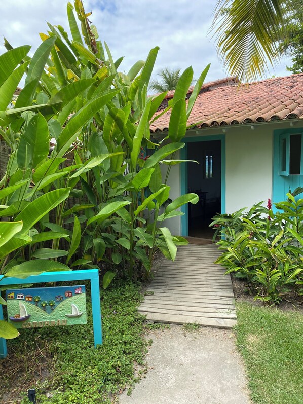Twin Room | Minibar, in-room safe, individually decorated, individually furnished - Pousada Segredos de Trancoso (Porto Seguro)