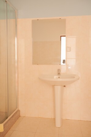 Standard Apartment | Bathroom