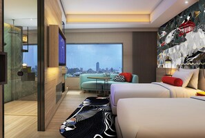 Standard Room | Minibar, in-room safe, laptop workspace, blackout drapes