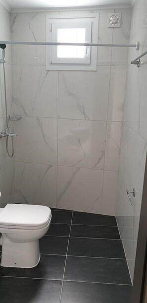 Pyyhkeet, saippua, vessapaperi