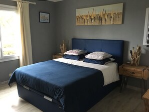 Chambre Double Classique | Décoration personnalisée, ameublement personnalisé, bureau