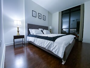 2 slaapkamers, een strijkplank/strijkijzer, wifi, beddengoed