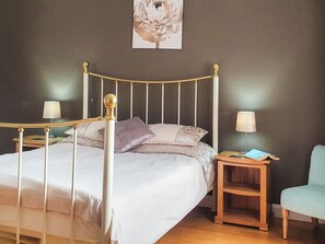 3 bedrooms, free WiFi, bed sheets