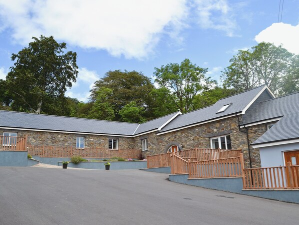 Exterior - 3 bedroom accommodation in Dihewyd, near Aberaeron (Dihewyd, near Aberaeron)