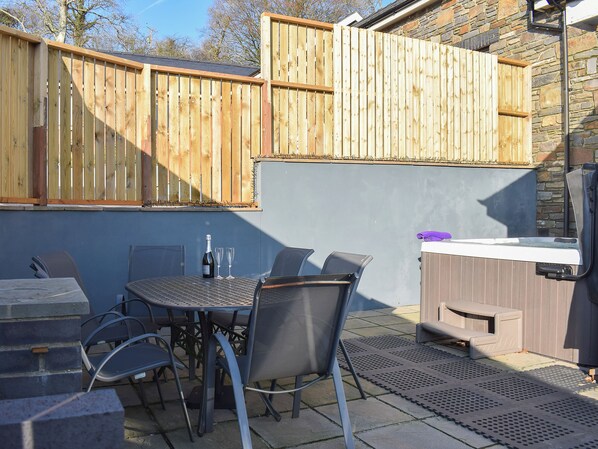 Outdoor dining - 3 bedroom accommodation in Dihewyd, near Aberaeron (Dihewyd, near Aberaeron)