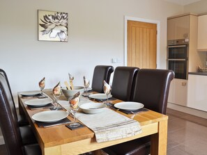 Dining - 3 bedroom accommodation in Dihewyd, near Aberaeron (Dihewyd, near Aberaeron)
