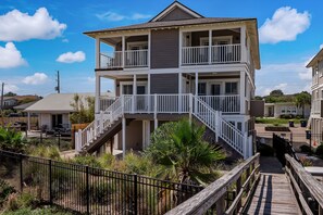 Exterior - Oceanfront | Double Balconies | Steps to Beach | Garage Access (Fernandina Beach)