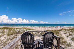 On the beach - Oceanfront | Double Balconies | Steps to Beach | Garage Access (Fernandina Beach)