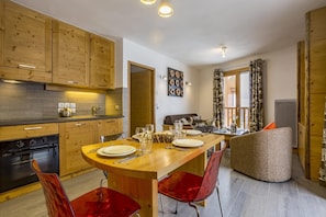 Fridge, microwave, oven, dishwasher - 150m from resort center, fitness, swimming pool, sauna, hammam, balcony, tv, 58m², Tignes (Tignes)