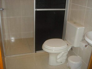 Double Room | Bathroom | Shower, towels