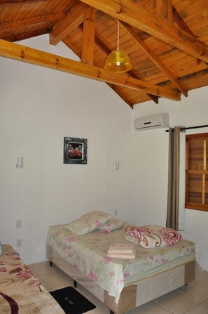 迷你吧、書桌、遮光窗簾/窗簾、熨斗/熨衫板