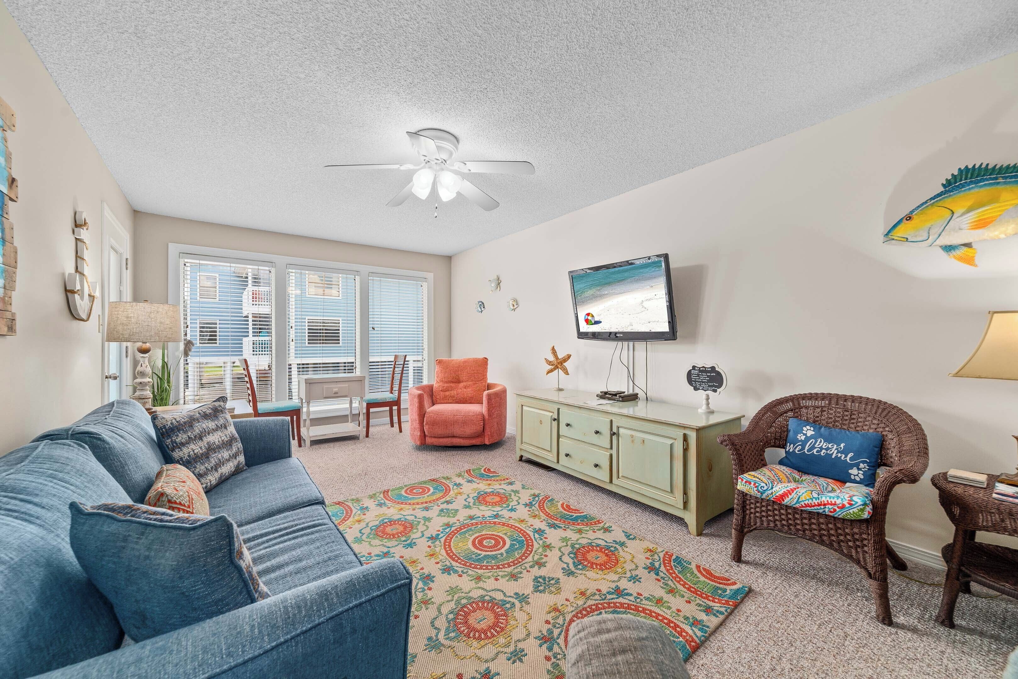 TWO POOLS, FISHING PIER, PRIVATE BEACH ACCESS, COZY ACCOMMODATIONS