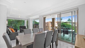 Interior - Unit 10 - 3 Bedroom Garden View (TERRIGAL)
