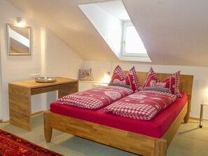 3 bedrooms, iron/ironing board, travel crib, free WiFi
