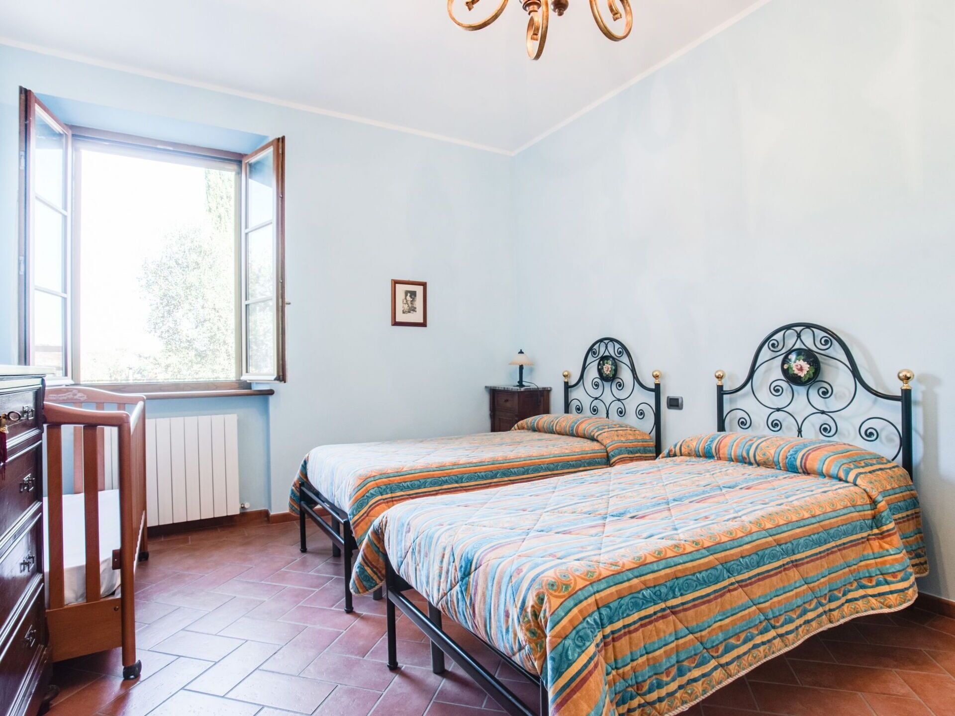 Lovely apartment in villa for 5 guests with WIFI, TV, patio, pets allowed and parking