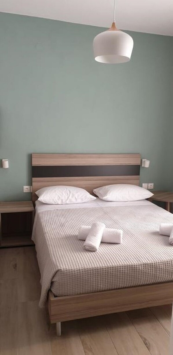 1 غرفة نوم وتجهيزات عازلة للصوت وواي فاي مجانًا وملاءات أسرّة