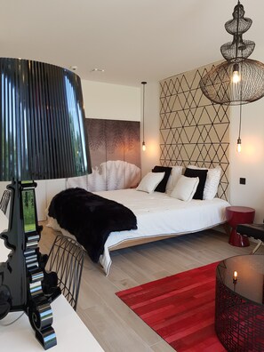 Dobbeltrom – deluxe (AngeLine) | Dundyner, minibar, individuelt dekorert og individuelt innredet