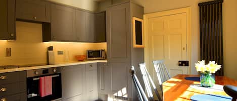 Fridge, oven, dishwasher