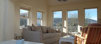 Ballyvaughan Cottage No 6 -  a bungalow that sleeps 7 guests  in 3 bedrooms