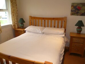 3 quartos, Wi-Fi de cortesia, roupa de cama