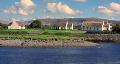Ballyvaughan Cottage No 6 - a bungalow that sleeps 7 guests in 3 bedrooms