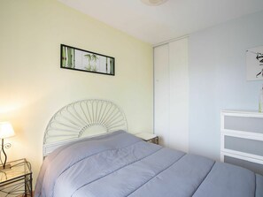 2 quartos, berço de viagem, Wi-Fi (sobretaxa), roupa de cama