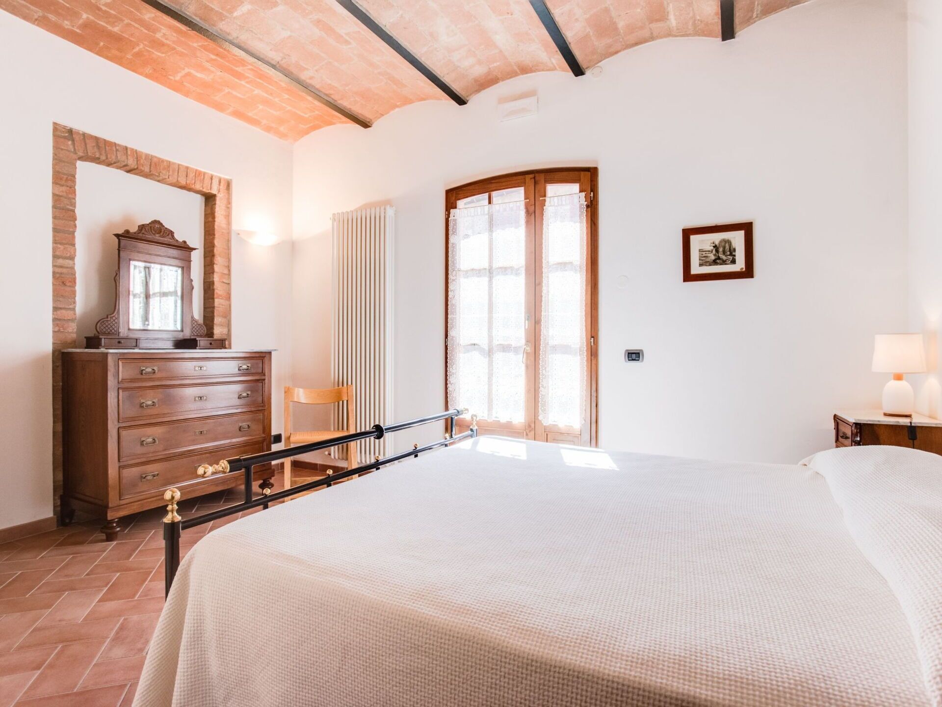 Nice apartment in villa for 3 guests with WIFI, A/C, TV, patio, pets allowed and parking