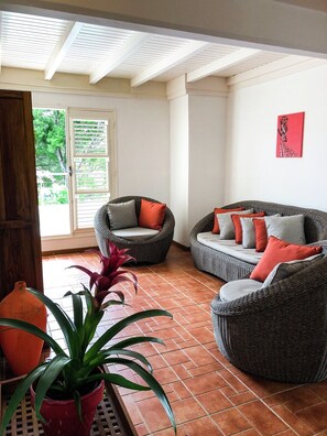 Interior - Charming villa, swimming pool and wooded garden, on the beach road (Sainte-Anne)