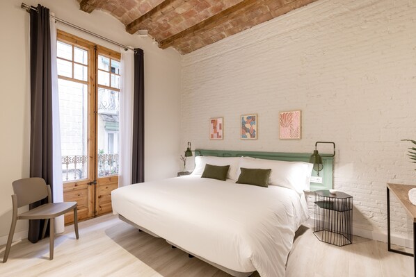In-room safe, individually decorated, individually furnished - Aspasios Gracia Apartments (Barcelona)