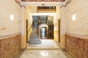 Lobby - Aspasios Gracia Apartments (Barcelona)