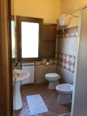 Shower, hair dryer, towels, soap - Sa Tanchitta (Ula Tirso)