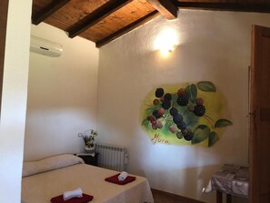 Free cots/infant beds, free WiFi, bed sheets