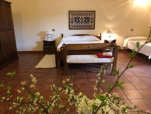 Lits bébé (gratuits), Wi-Fi gratuit, draps fournis