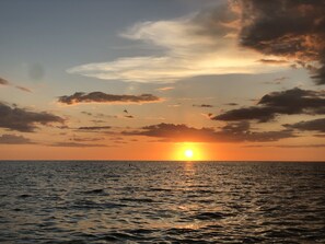 Beach nearby, sun-loungers, beach towels