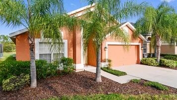 House, 4 Bedrooms, 2 Bathrooms | 4 bedrooms, individually decorated, individually furnished