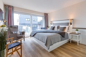 2 bedrooms, iron/ironing board, free WiFi - Port Side: unobstructed views of the Baltic Sea, fireplace and sauna for a vacation in a class of its own (Olpenitz)