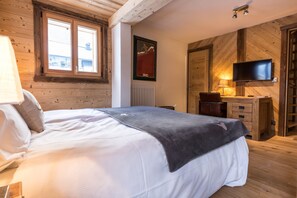 3 bedrooms, iron/ironing board, WiFi