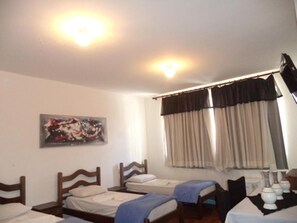 Triple Room, 3 Twin Beds | Minibar, free WiFi