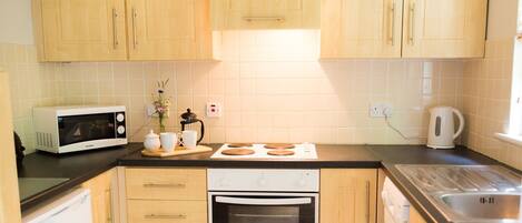 Dishwasher, cookware/dishes/utensils