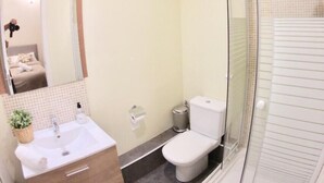 Chambre Double, salle de bains privée | Salle de bain