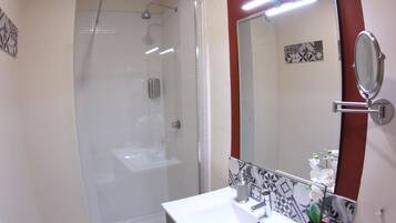 Double Room, Private Bathroom, City View | Bathroom | Hair dryer, towels, soap