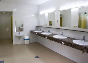 Bathroom - Càmping La Ribera (Clariana de Cardener)
