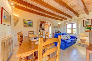 Dining - Villa Can Seguinot  Mercer for four guests with private pool and barbecue (Pollensa)